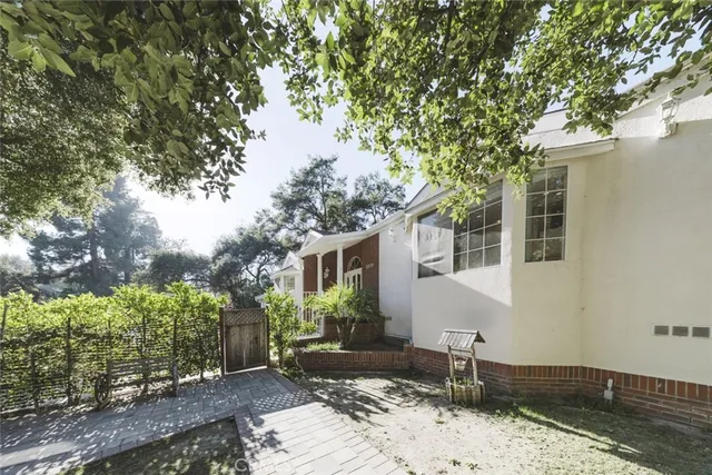 $5,950 | 2255 East Chevy Chase Drive, Glendale, CA 91206