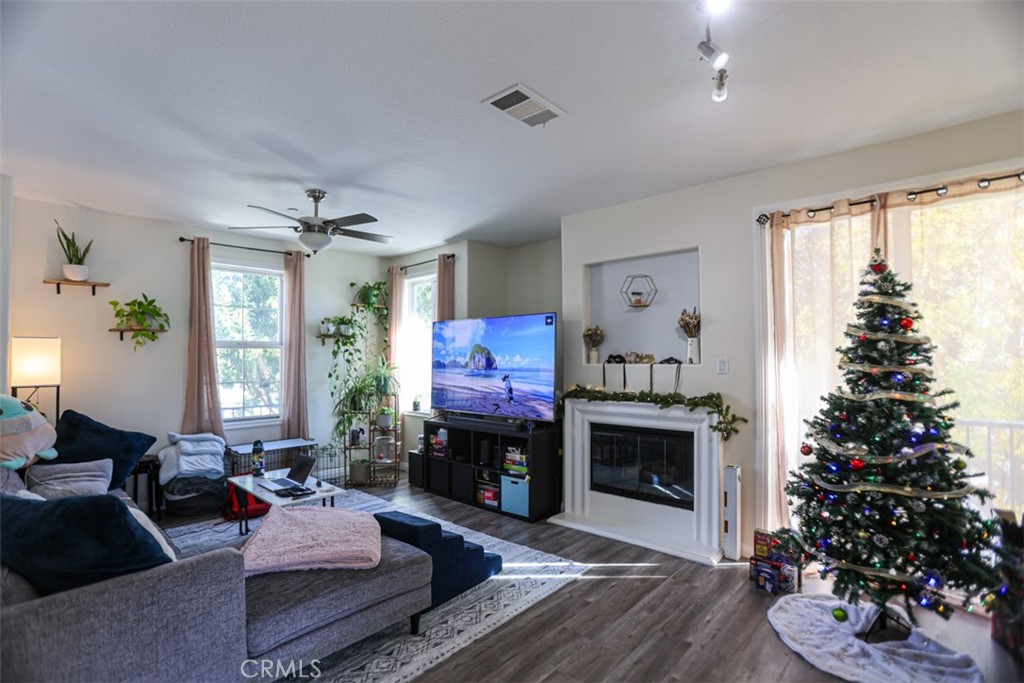 11040 Encanto Way El Monte, CA 91731 - Photo 4 of 29