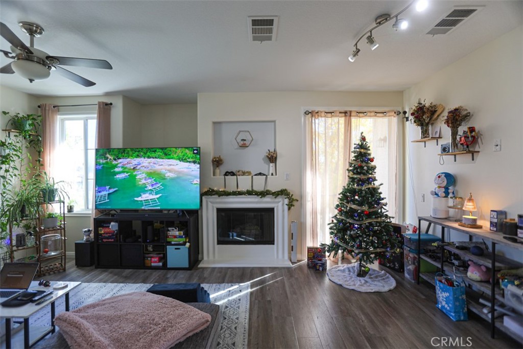 11040 Encanto Way El Monte, CA 91731 - Photo 5 of 29