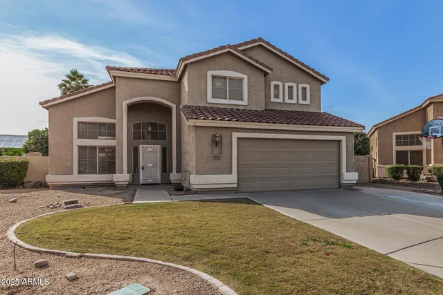 $574,999 | 390 South Elm Court, Gilbert, AZ 85296