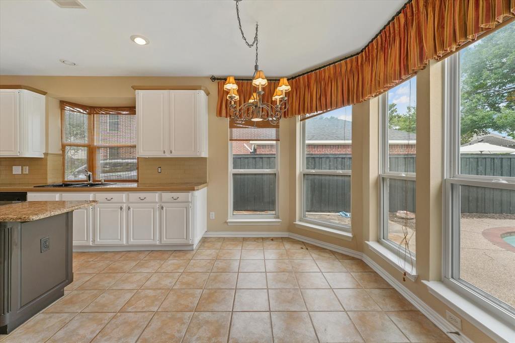525 Springhill Drive Hurst, TX 76054 - Photo 9 of 40