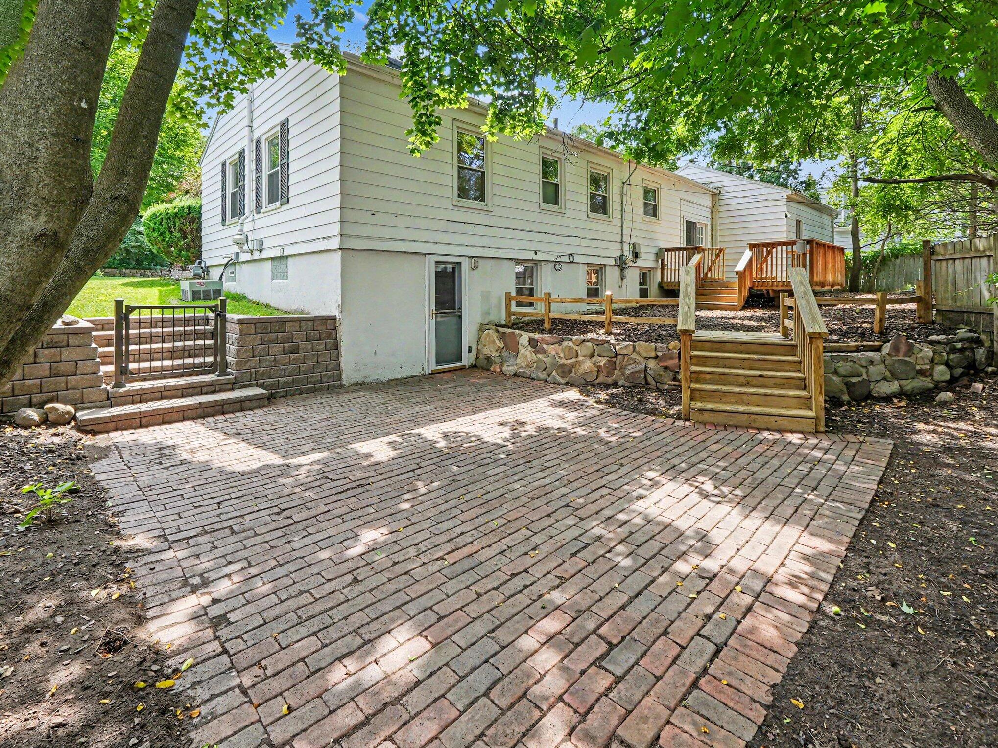 2010 Ferdon Road Ann Arbor, MI 48104 - Photo 24 of 24 025_file_3333