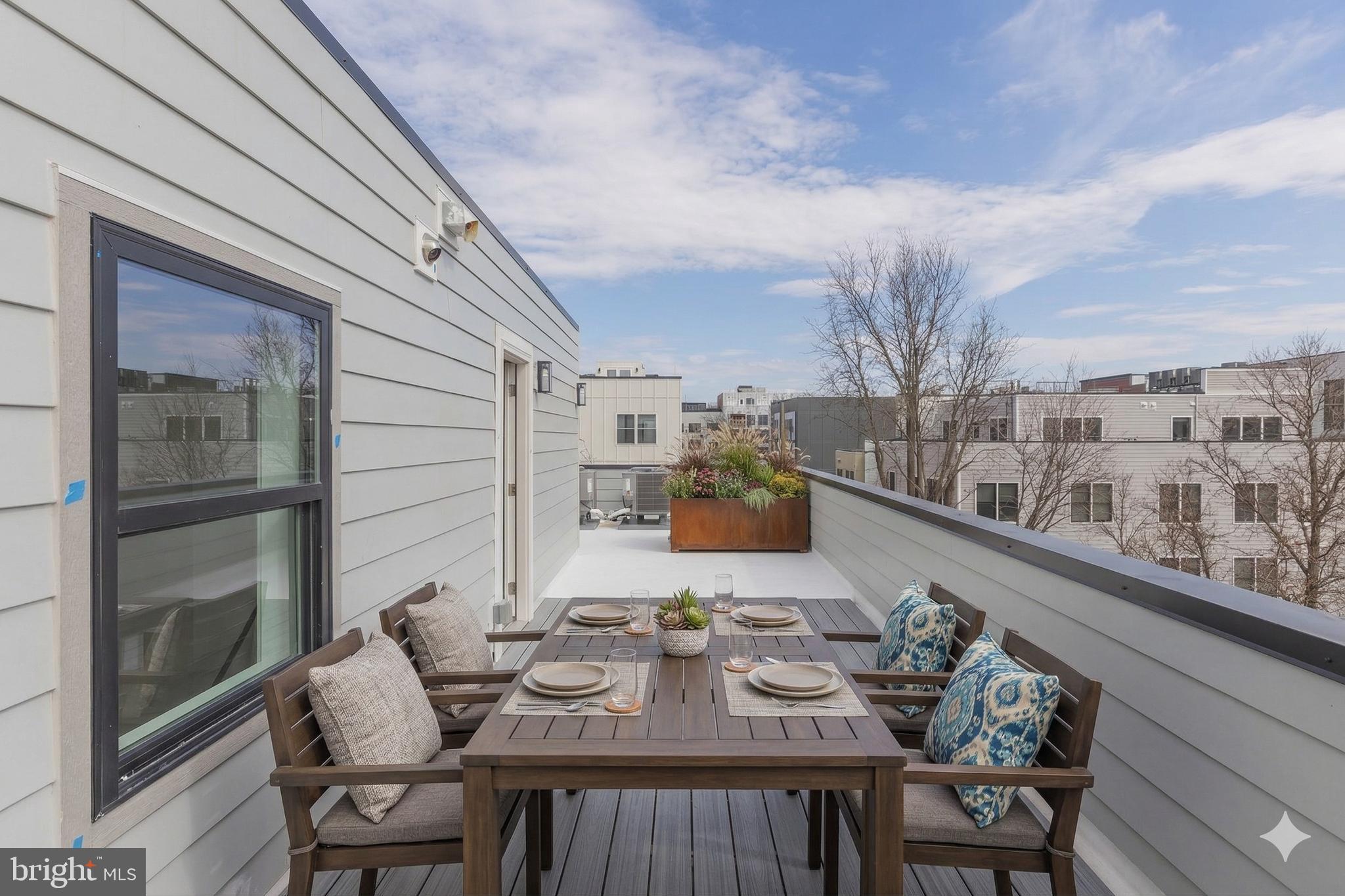 Private roof deck?  Yes, please!