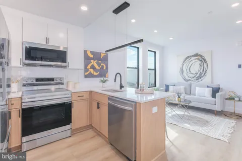 $469,900 | 1012 17th Place Northeast, Unit SEVEN, Washington, DC 20002