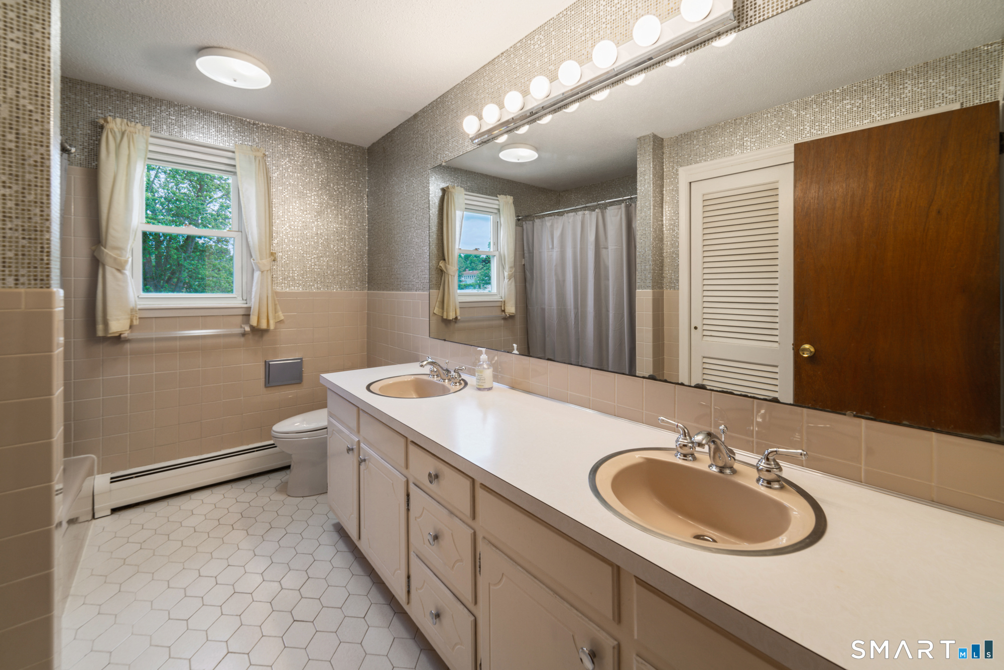 36 Cross Hill Road Wethersfield, CT 06109 - Photo 13 of 40