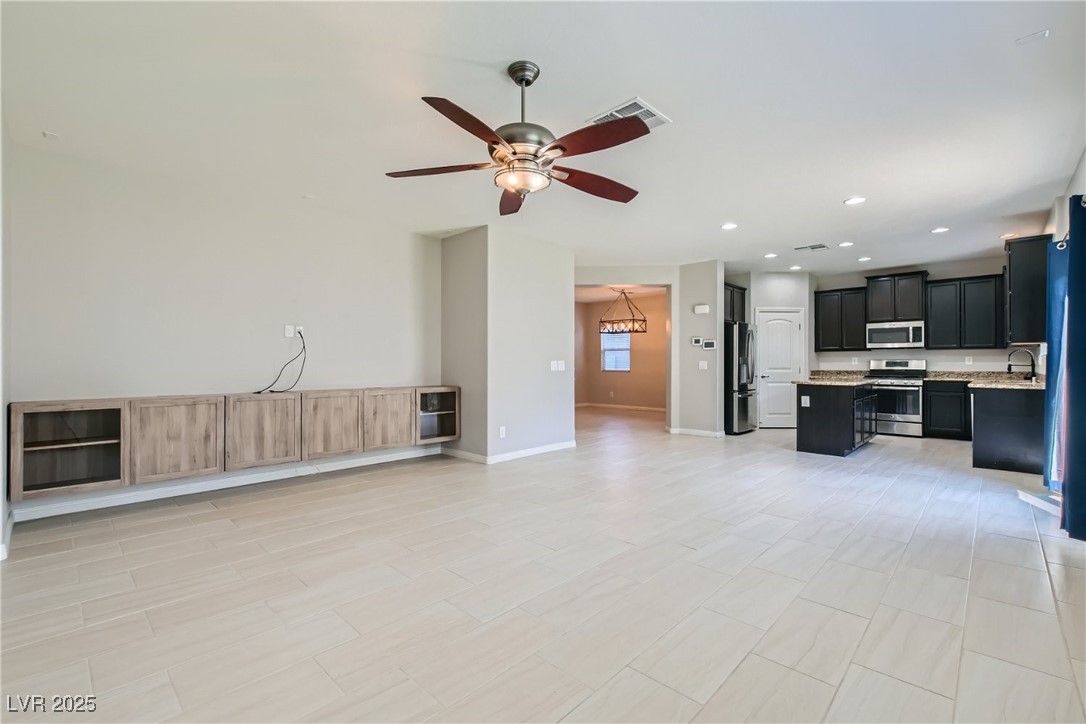 9137 Sea Mink Avenue Las Vegas, NV 89149 - Photo 5 of 27