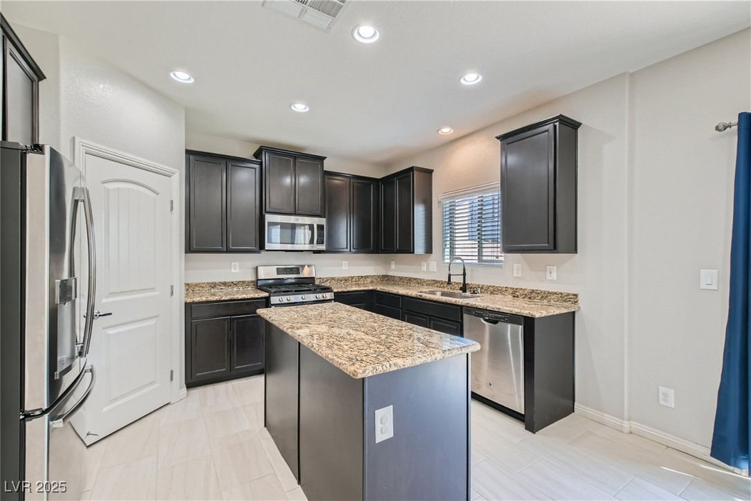 9137 Sea Mink Avenue Las Vegas, NV 89149 - Photo 6 of 27