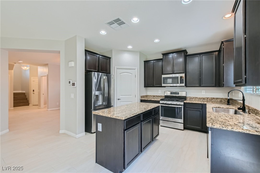 9137 Sea Mink Avenue Las Vegas, NV 89149 - Photo 8 of 27