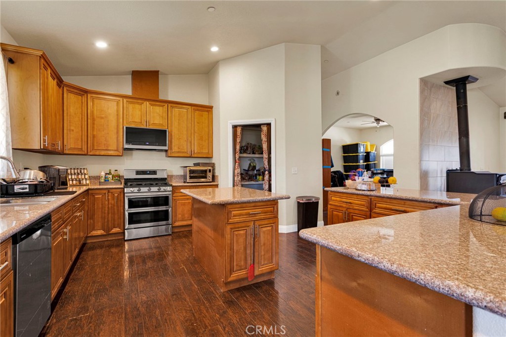 3677 Arcadia Road Phelan, CA 92371 - Photo 3 of 28