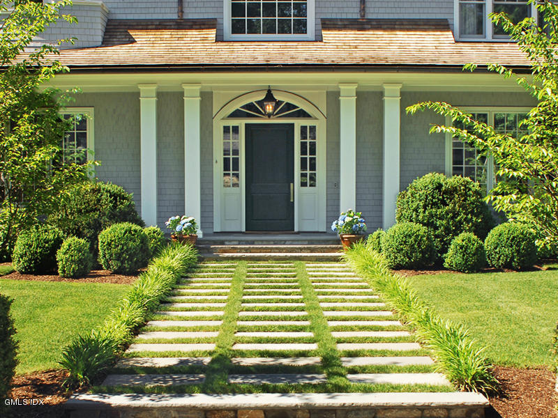 19 Hidden Brook Road Riverside, CT 06878 - Photo 4 of 20 FrontEntryView