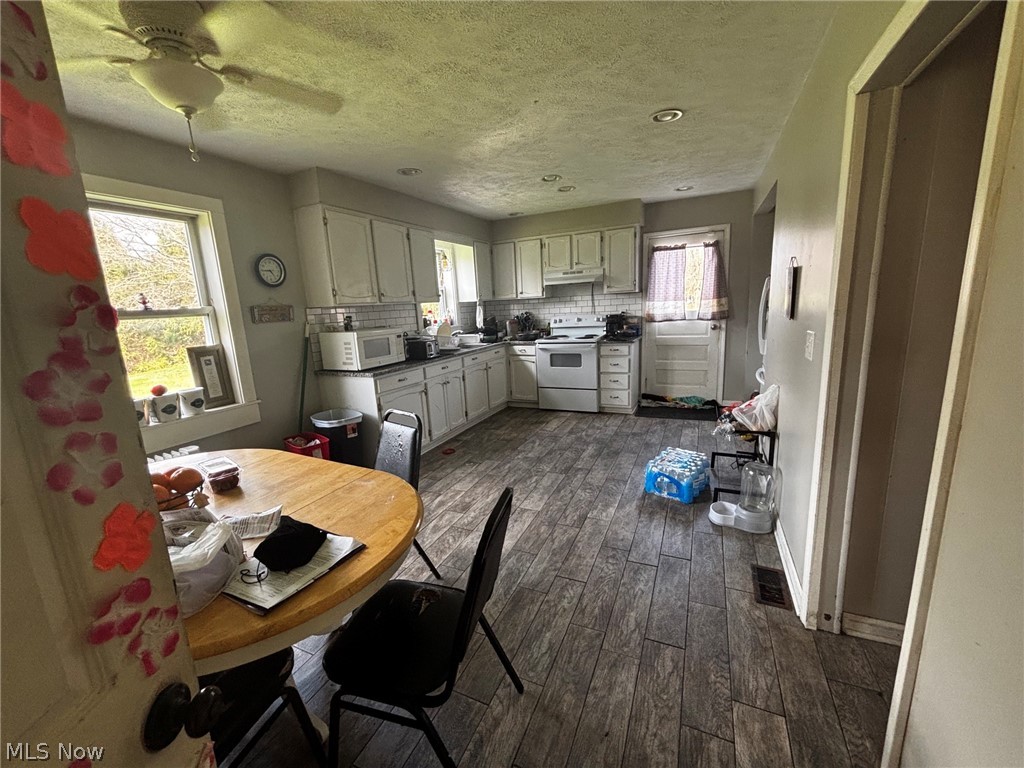 2196 Congress Lake Road Mogadore, OH 44260 - Photo 11 of 27