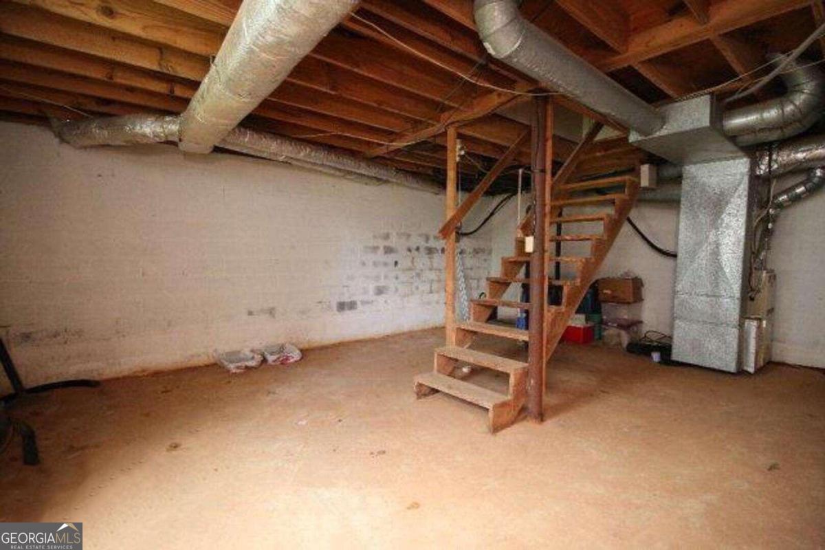 220 Providence Road Athens, GA 30606 - Photo 15 of 15 a view of a room with gym equipment