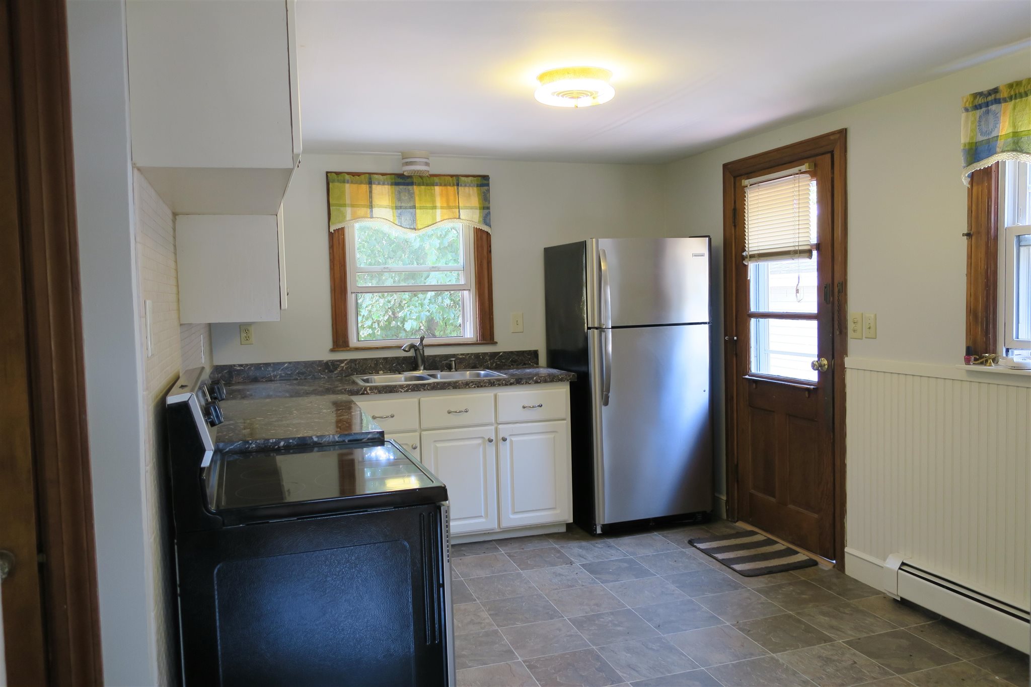 34 Hall Place Exeter, NH 03833 - Photo 8 of 22 Gallery Image 8