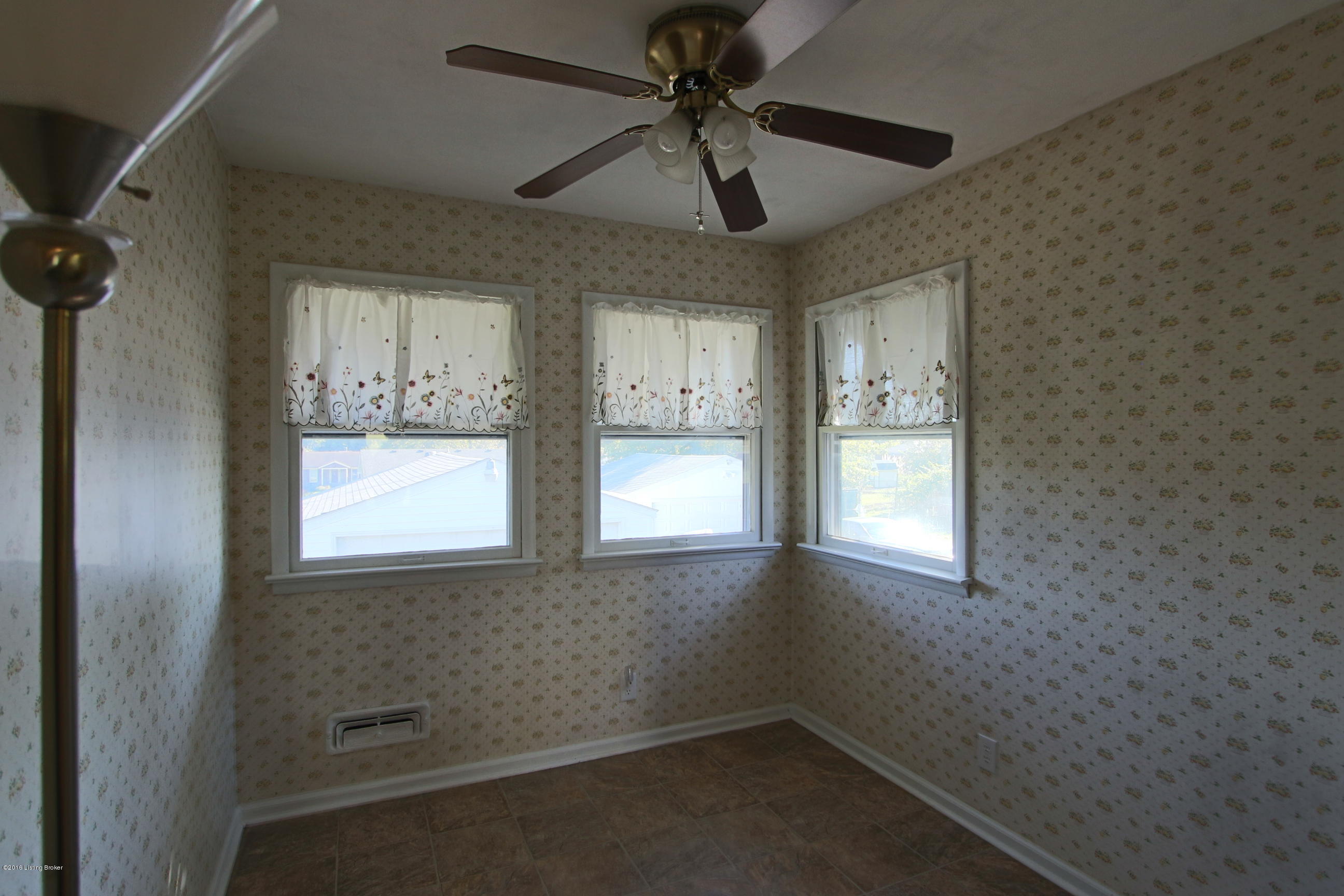 12316 Hardwick Road Louisville, KY 40243 - Photo 10 of 31 Breakfast Area