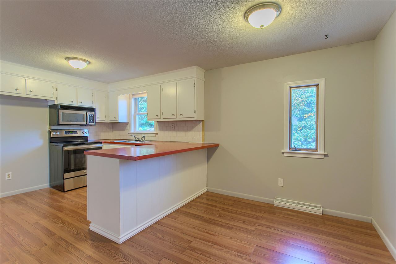 6 Balcom Road Pelham, NH 03076 - Photo 5 of 40