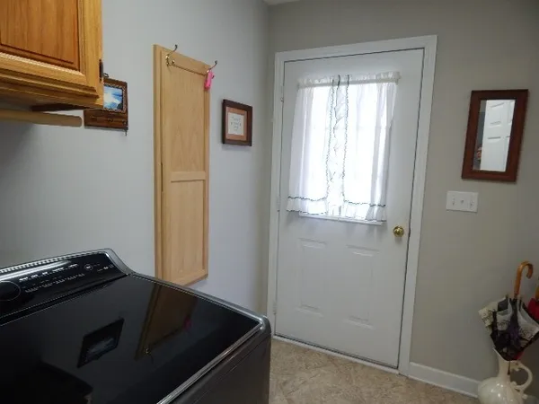 a view of utility room