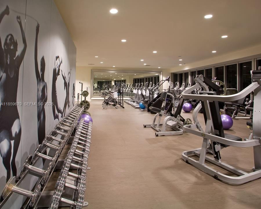 485 Brickell Avenue, Unit 2210 Miami, FL 33131 - Photo 43 of 71 a view of a room with gym equipment