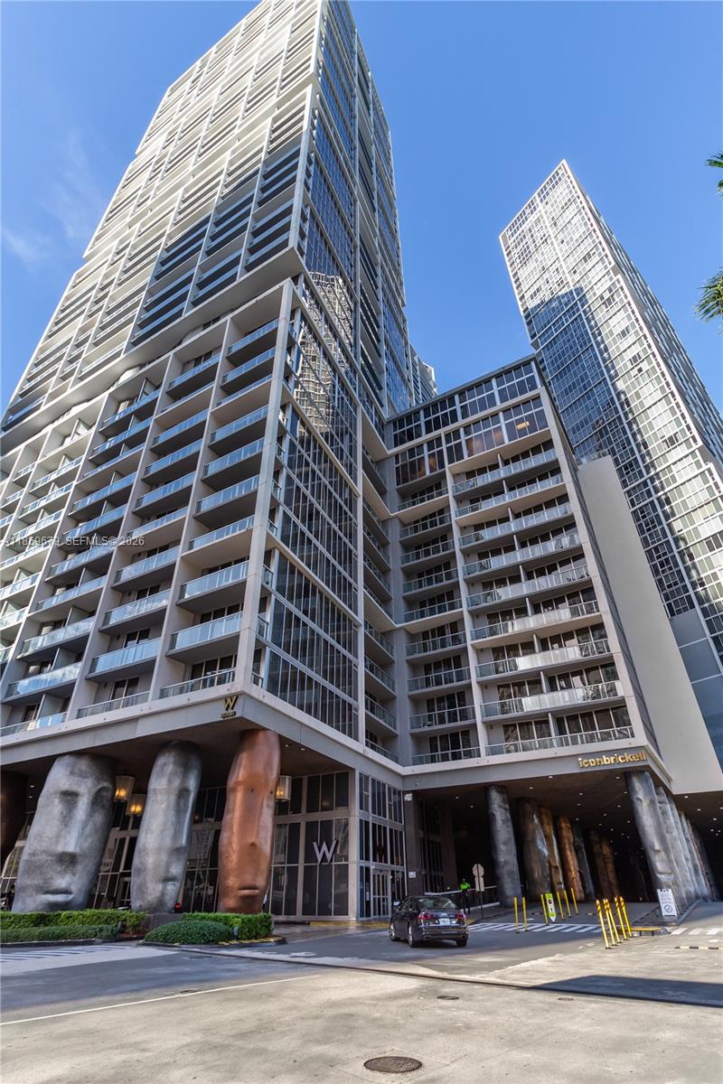 485 Brickell Avenue, Unit 2210 Miami, FL 33131 - Photo 68 of 71 a front view of a building