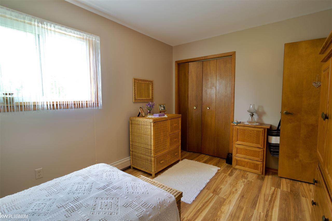 4031 Burtch Road Fort Gratiot, MI 48059 - Photo 33 of 52 50046966-32.JPG