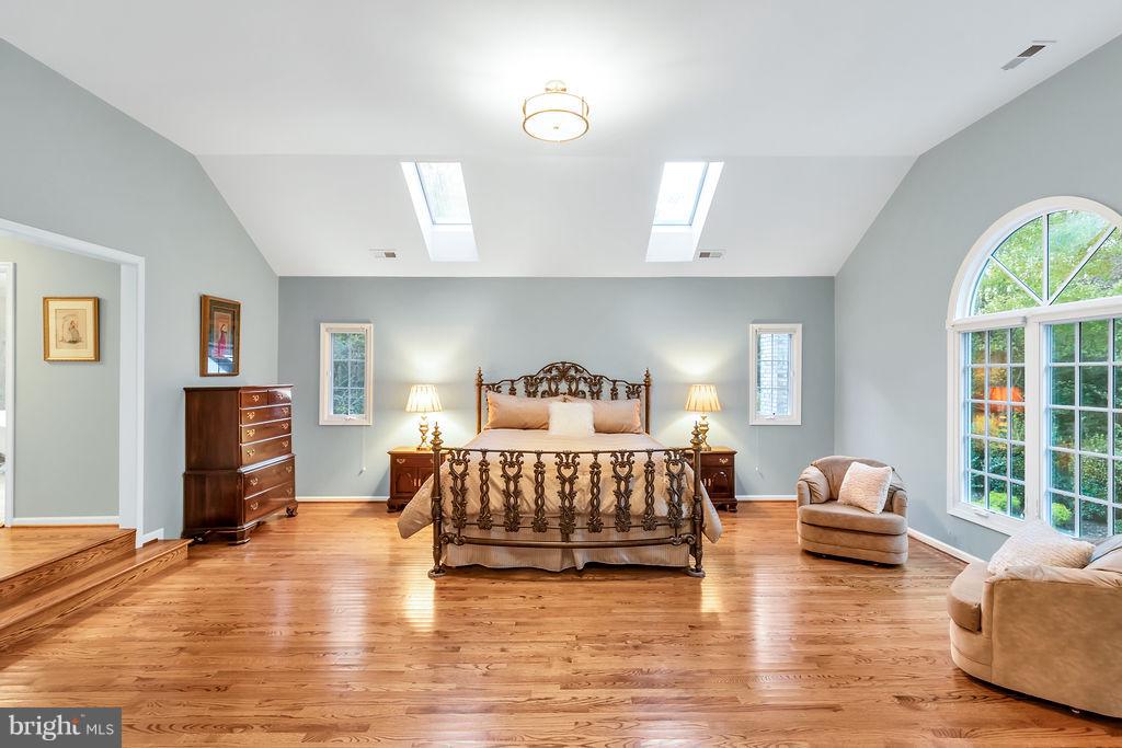 5501 West Ridge View Drive Fairfax, VA 22030 - Photo 17 of 30 Oversized master bedroom with sitting area