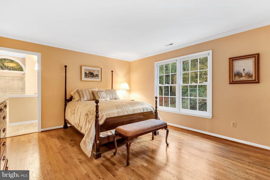 5501 West Ridge View Drive Fairfax, VA 22030 - Photo 20 of 30 Oversized rooms