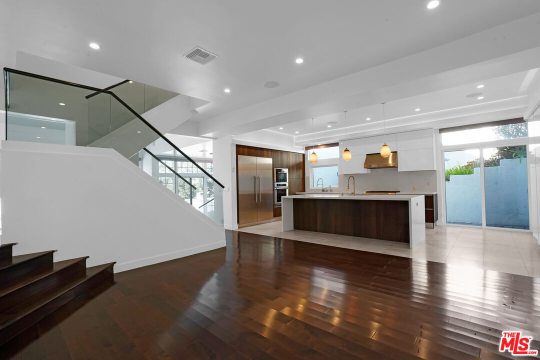 3832 Shannon Road Los Angeles, CA 90027 - Photo 11 of 52