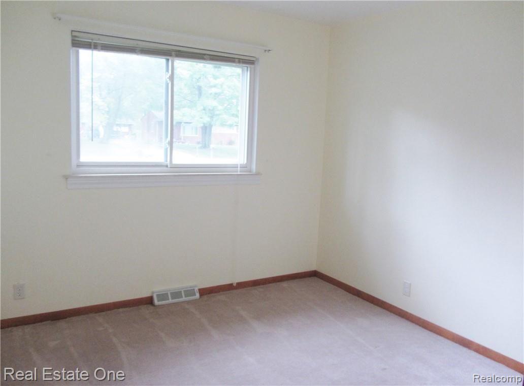 15410 Beech Daly Road Taylor, MI 48180 - Photo 20 of 48 007.JPG