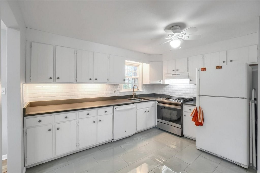 80 Navillus Road Tewksbury, MA 01876 - Photo 11 of 42 Gallery Image 11