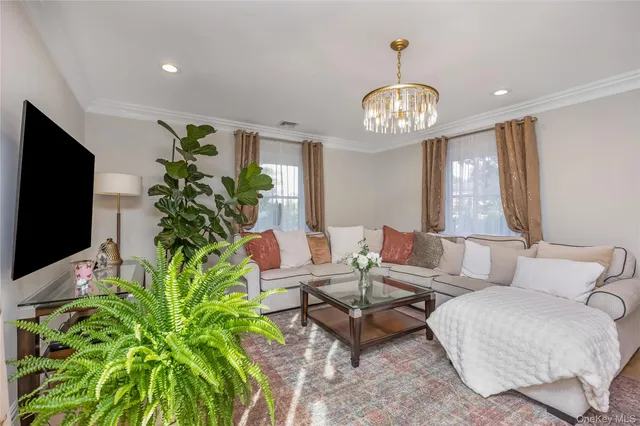 $1,250,000 | 2 Hamilton Street, Farmingdale, NY 11735