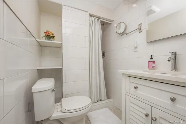 $1,250,000 | 2 Hamilton Street, Farmingdale, NY 11735