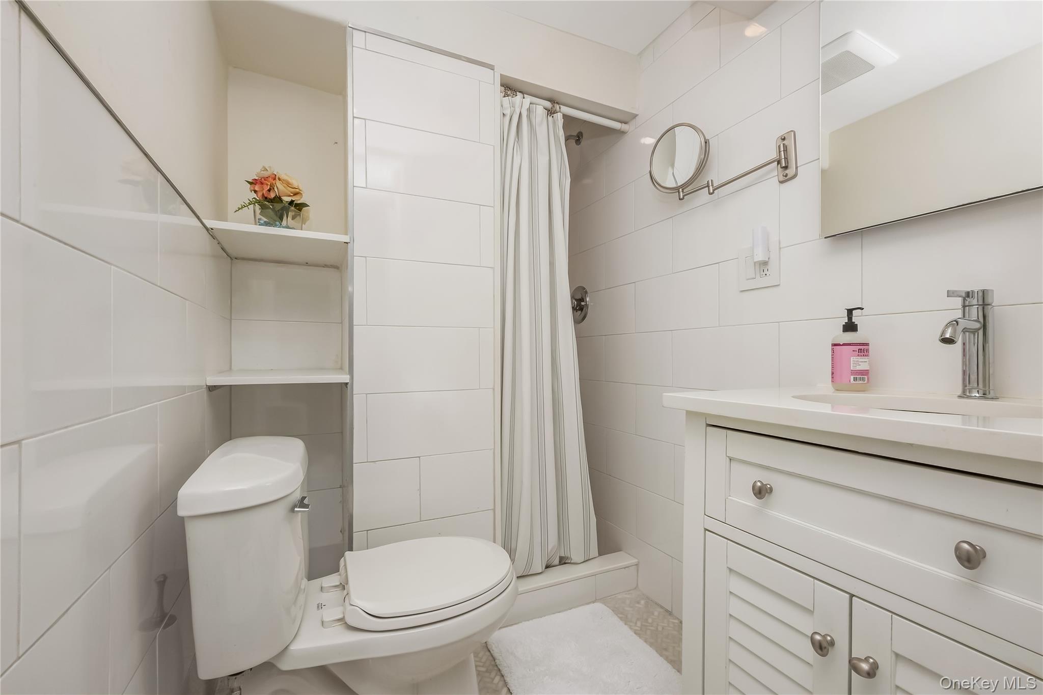 2 Hamilton Street Farmingdale, NY 11735 - Photo 27 of 37