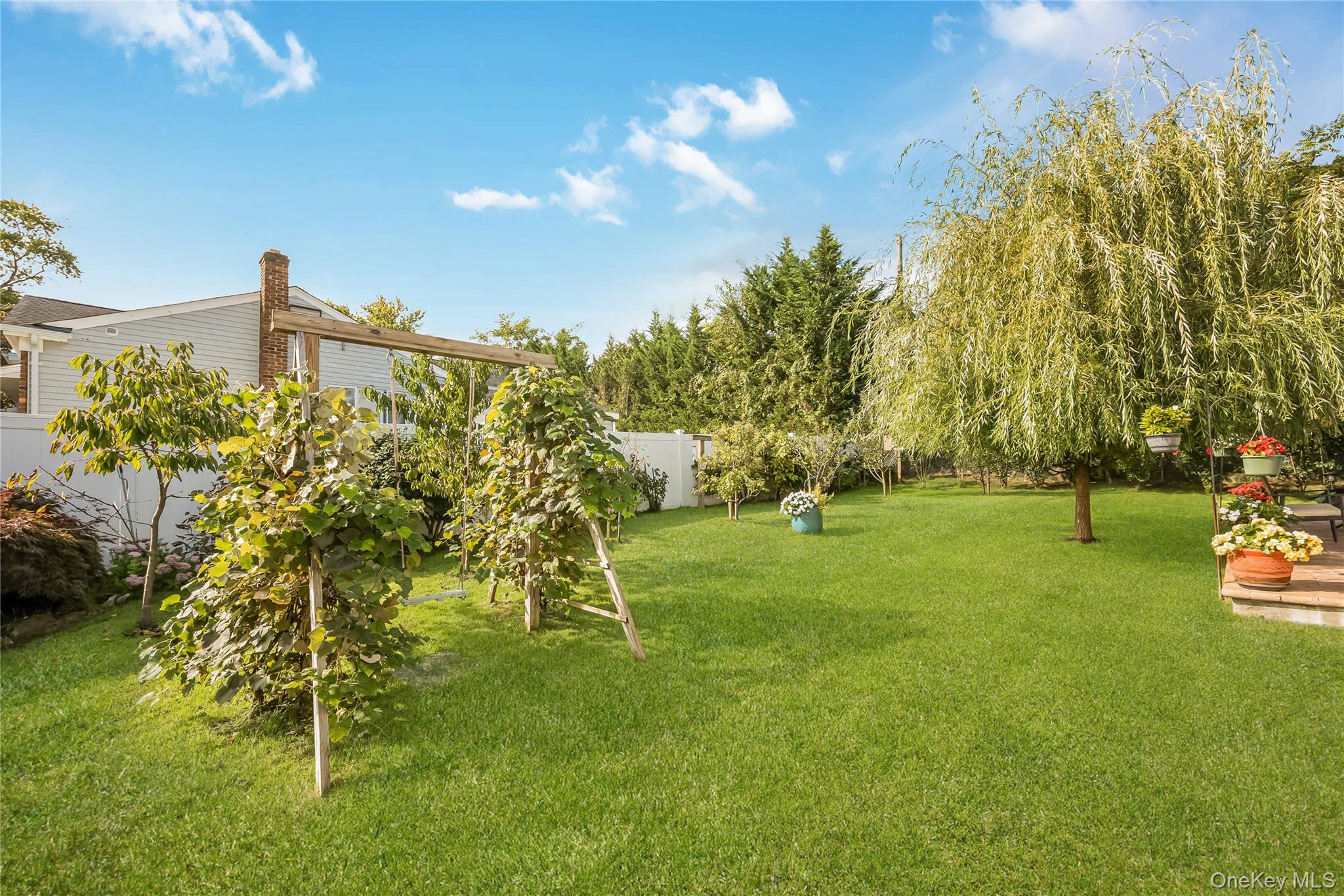 2 Hamilton Street Farmingdale, NY 11735 - Photo 30 of 37