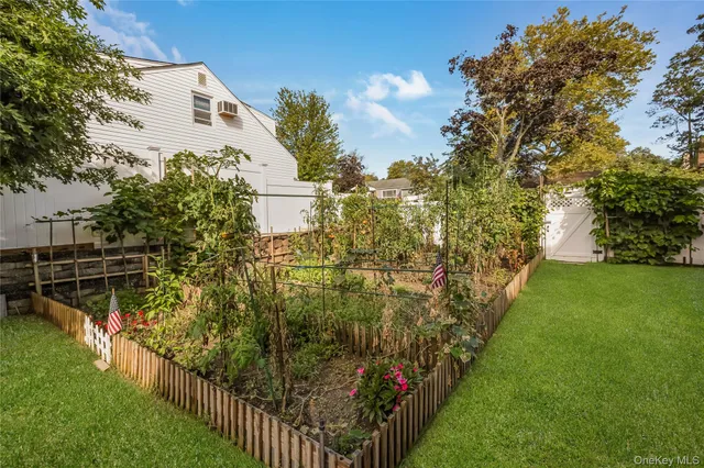 $1,250,000 | 2 Hamilton Street, Farmingdale, NY 11735