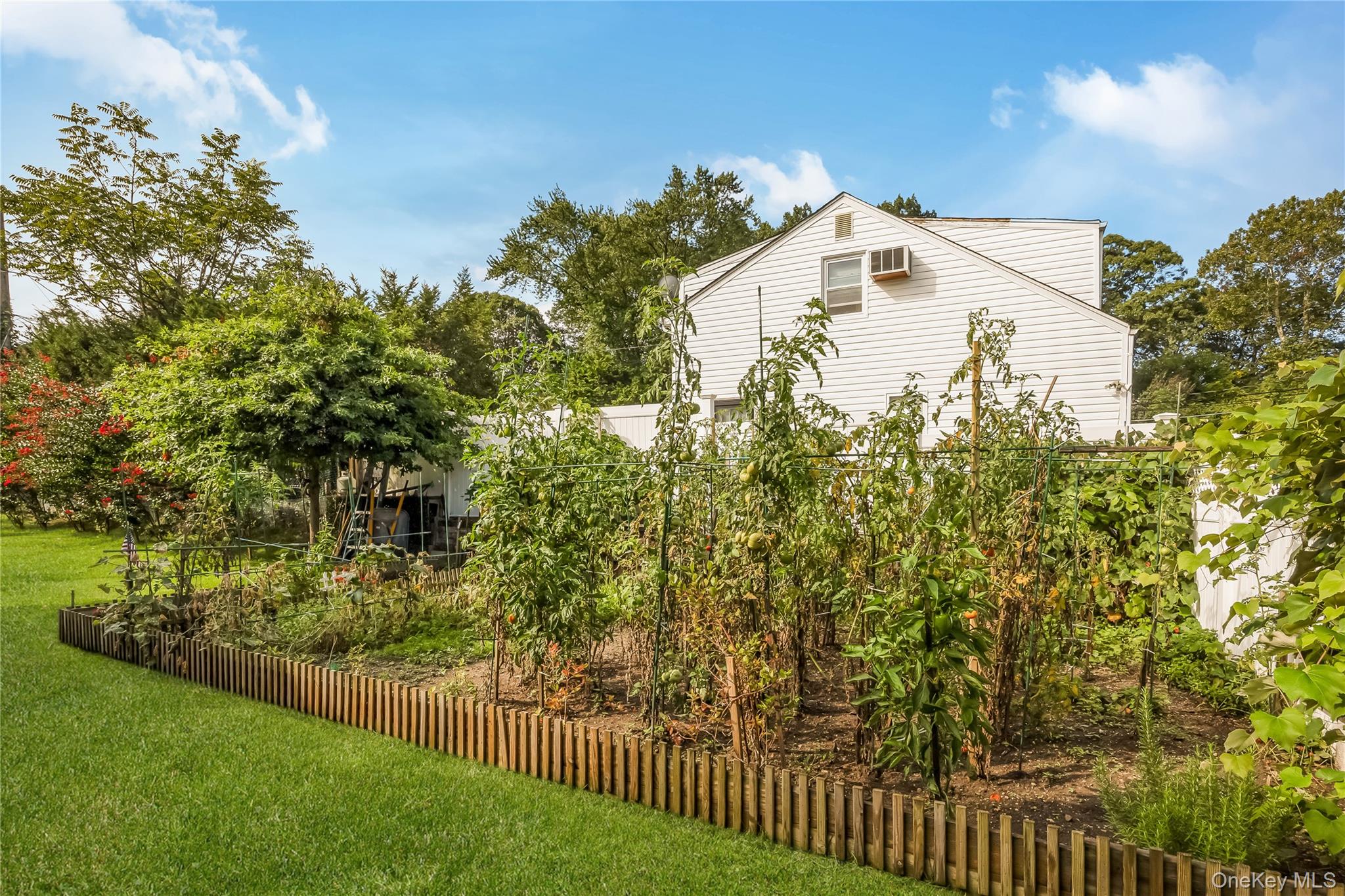 2 Hamilton Street Farmingdale, NY 11735 - Photo 32 of 37