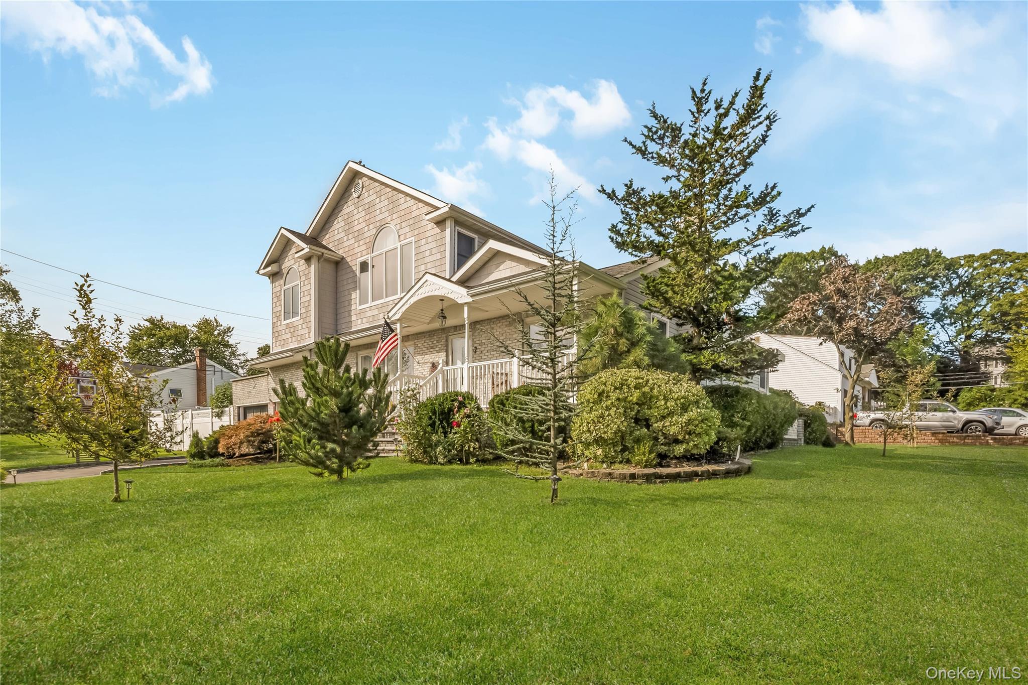 2 Hamilton Street Farmingdale, NY 11735 - Photo 6 of 37