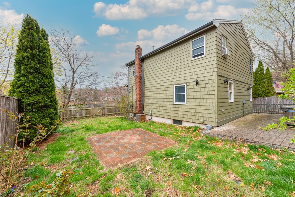 56 Mayfair Road Peabody, MA 01960 - Photo 8 of 41 Gallery Image 8