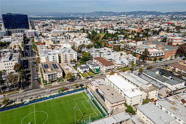 $1,699,000 | 423 South Commonwealth Avenue, Los Angeles, CA 90020