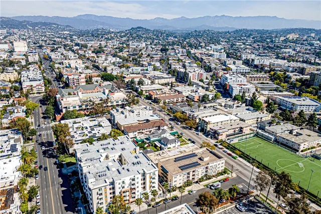 $1,699,000 | 423 South Commonwealth Avenue, Los Angeles, CA 90020