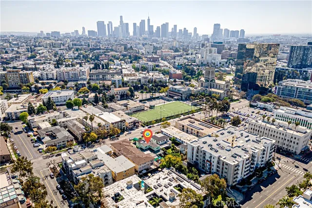 $1,699,000 | 423 South Commonwealth Avenue, Los Angeles, CA 90020