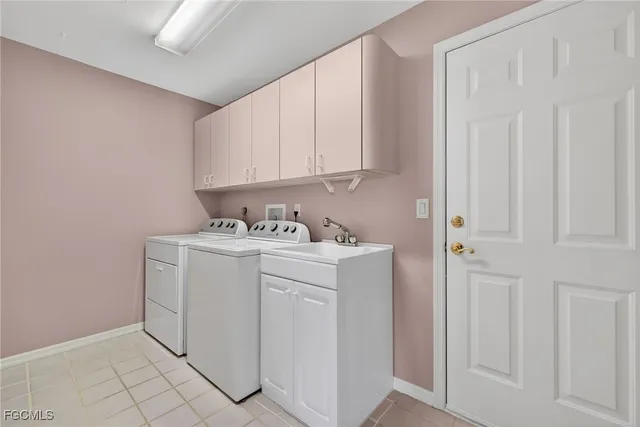 $1,149,000 | 2055 Southeast 28th Terrace, Cape Coral, FL 33904