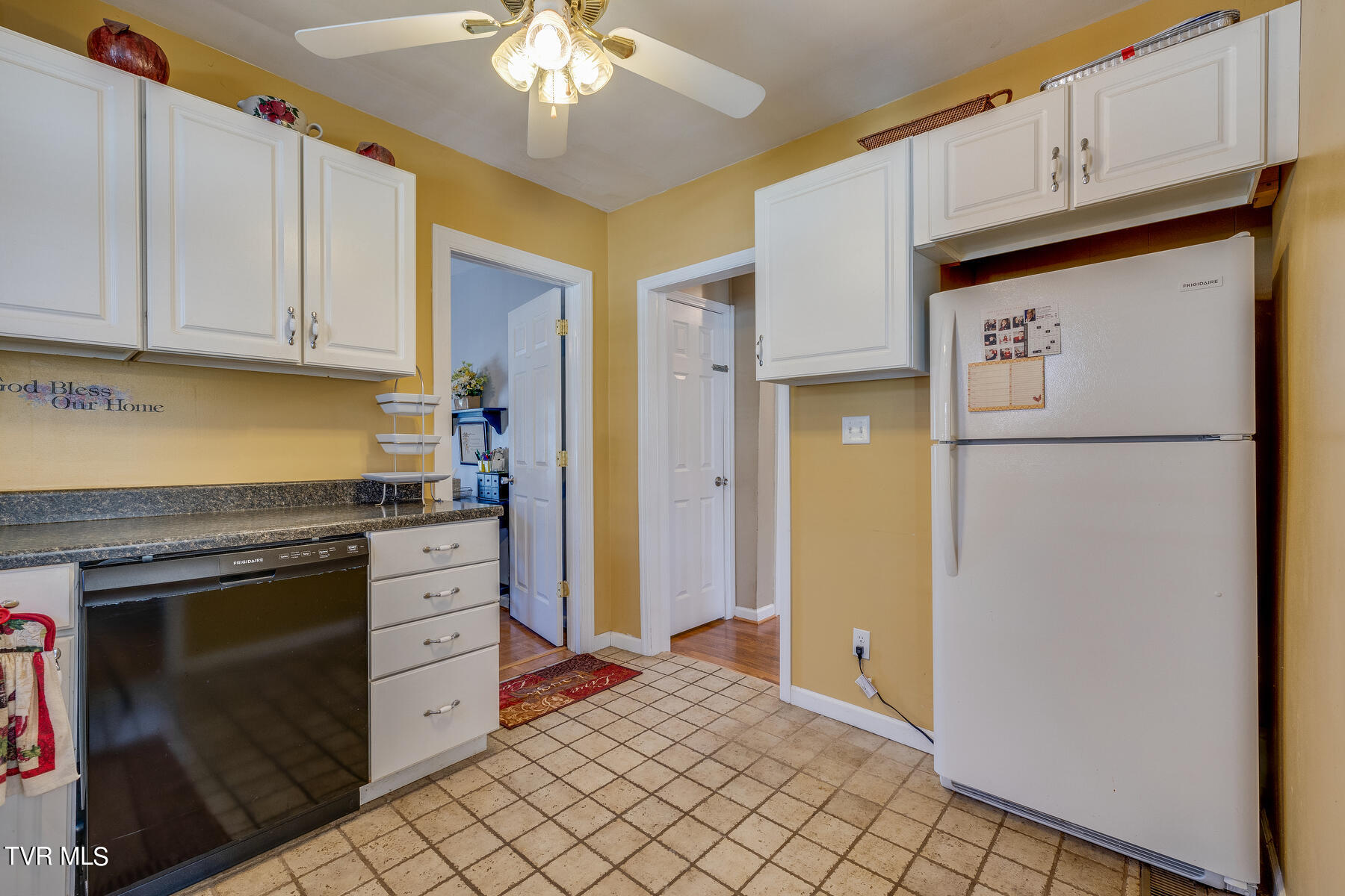 1011 Georgia Avenue Bristol, TN 37620 - Photo 14 of 35 014