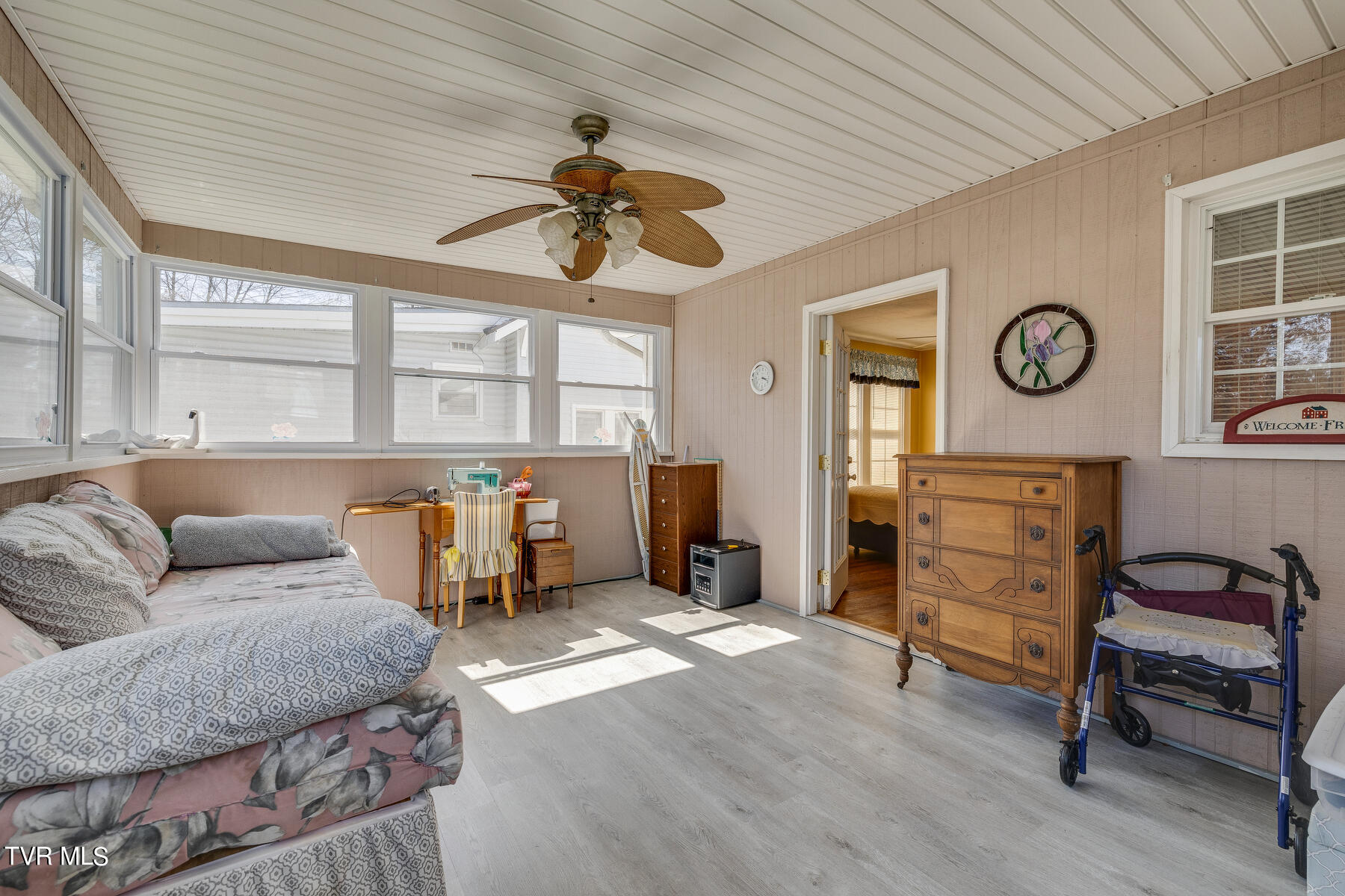 1011 Georgia Avenue Bristol, TN 37620 - Photo 23 of 35 023