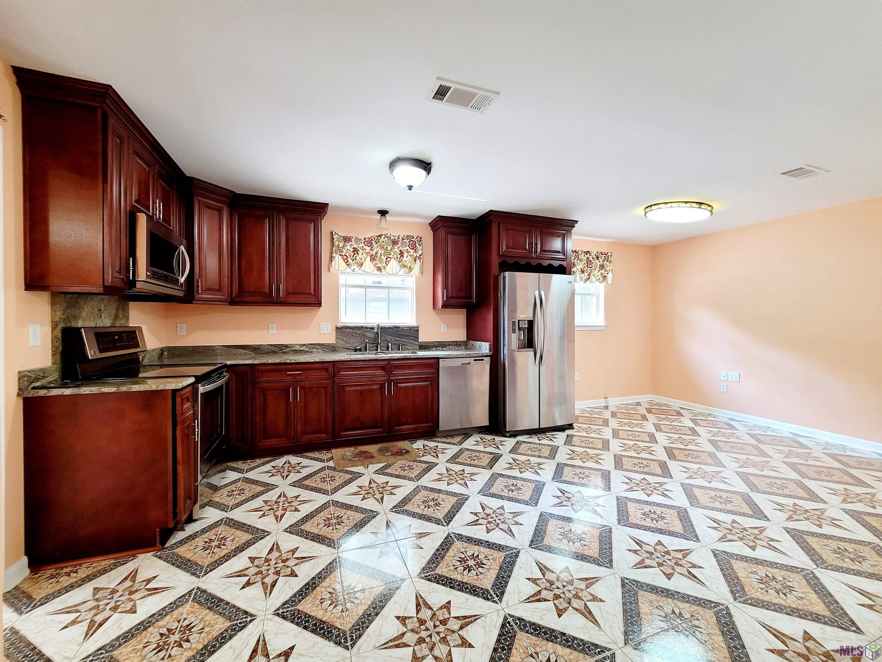 10367 Cyprus Cedar Street Baton Rouge, LA 70816 - Photo 3 of 50 Gallery Image 3