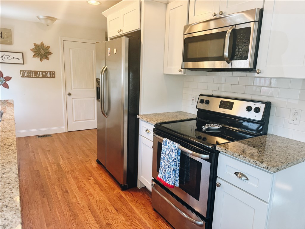 24 Coventry Drive Coventry, RI 02816 - Photo 3 of 24