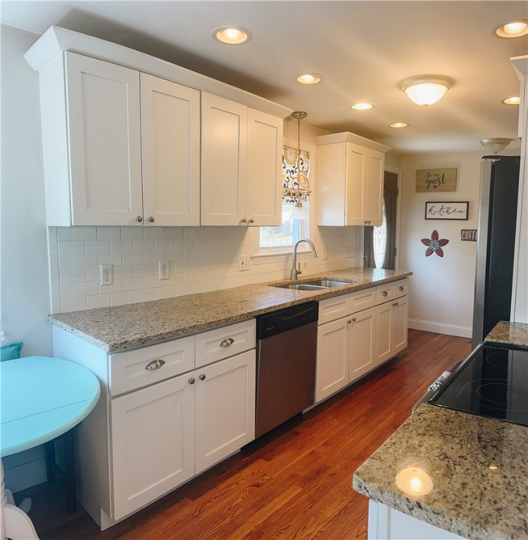 24 Coventry Drive Coventry, RI 02816 - Photo 4 of 24