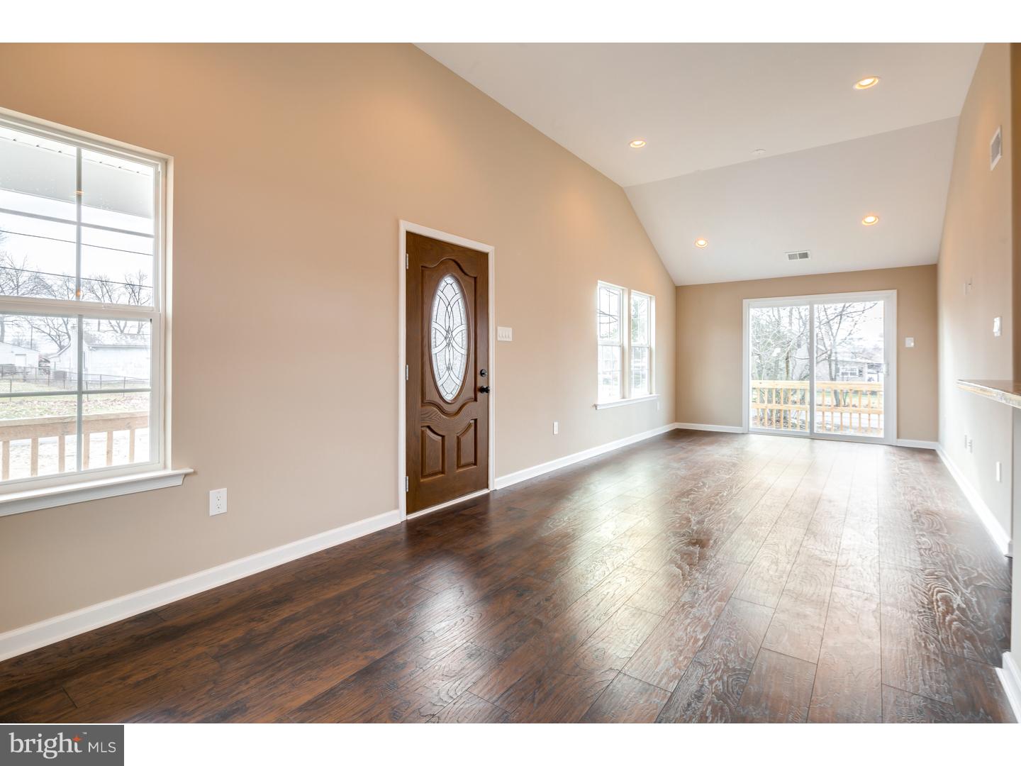 1904 Ritter Avenue Bristol, PA 19007 - Photo 7 of 15 Living Room