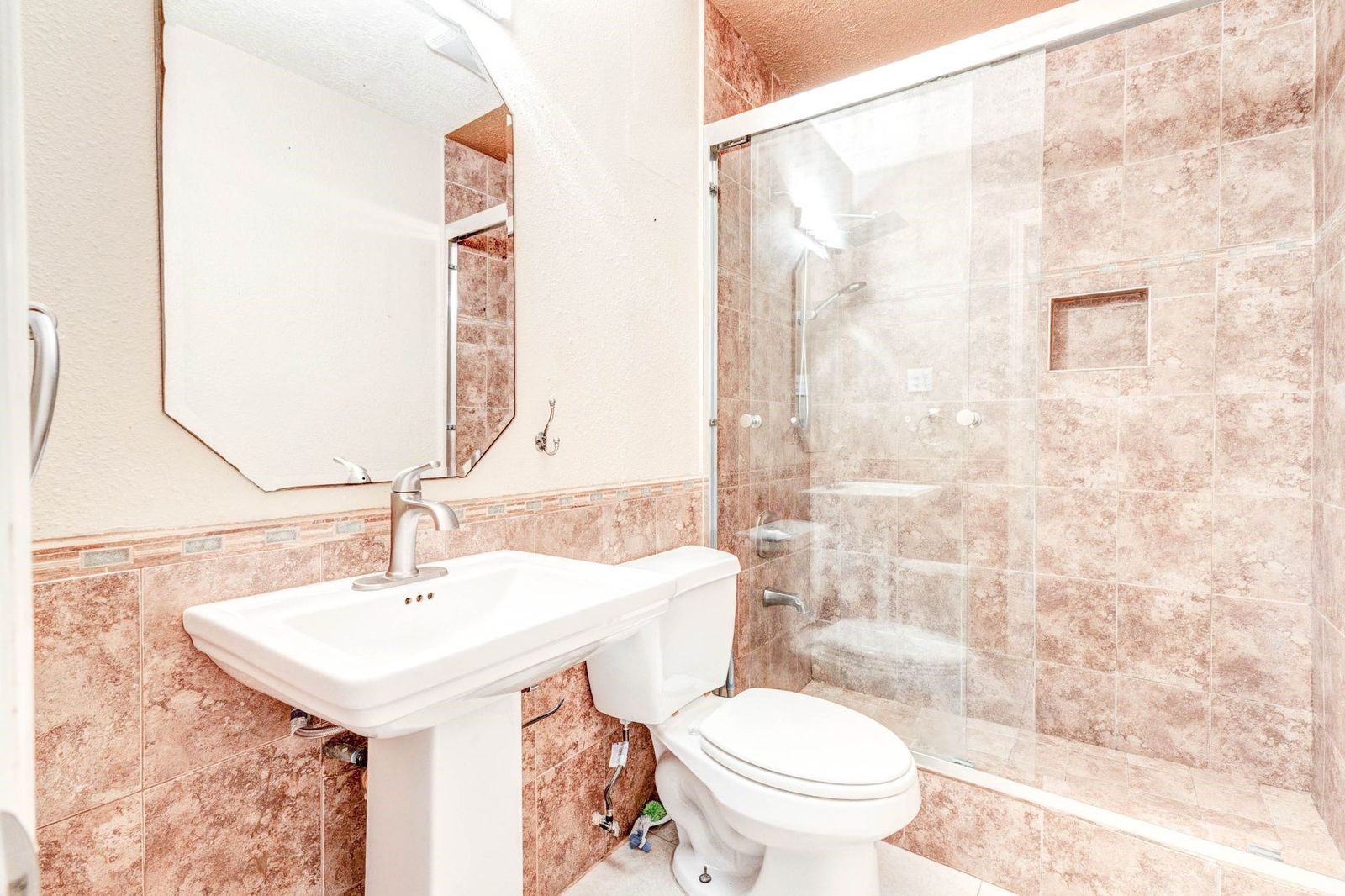 617 Burke Road Pasadena, TX 77506 - Photo 12 of 20