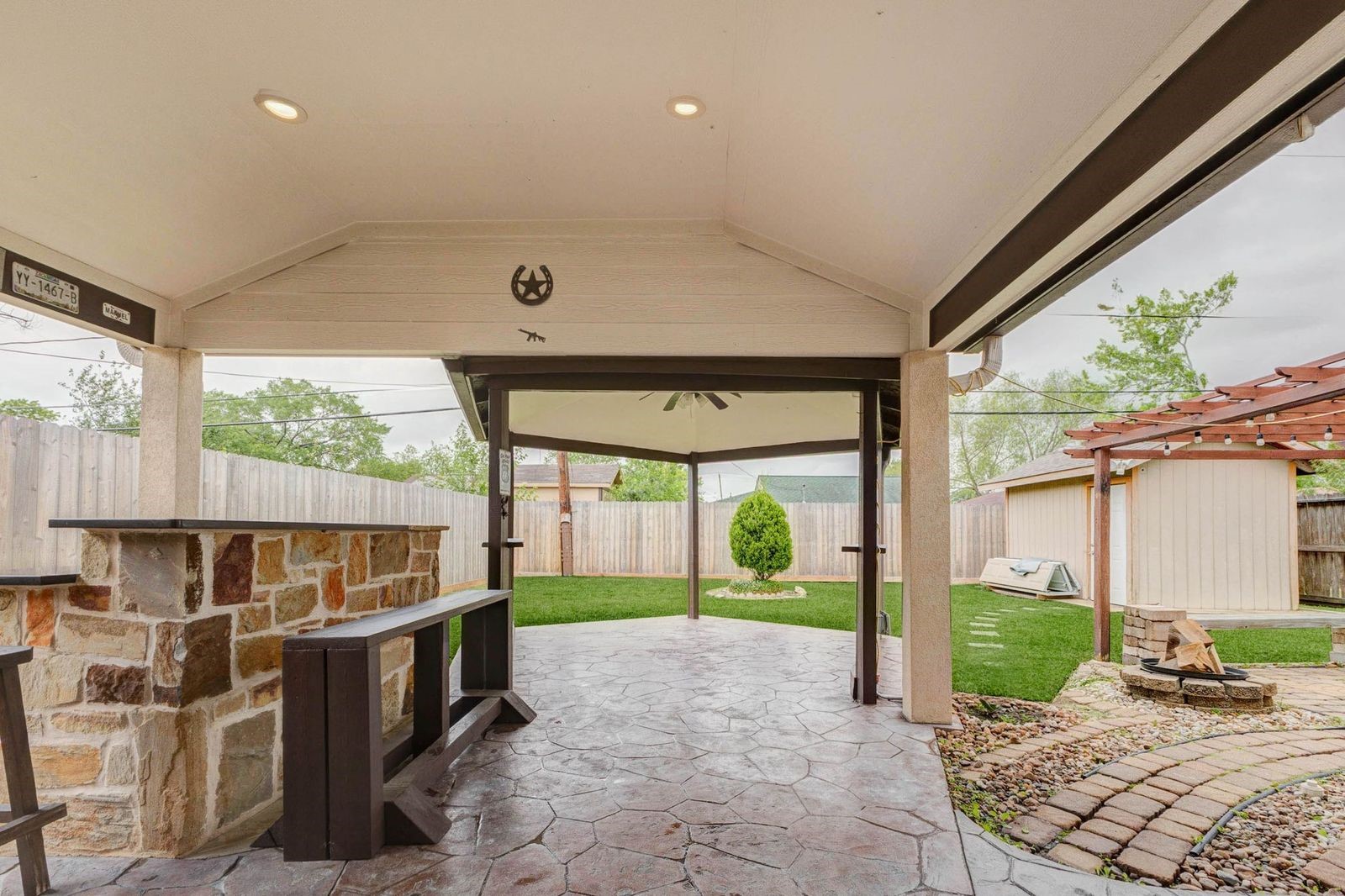 617 Burke Road Pasadena, TX 77506 - Photo 18 of 20 Outdoor Bar area