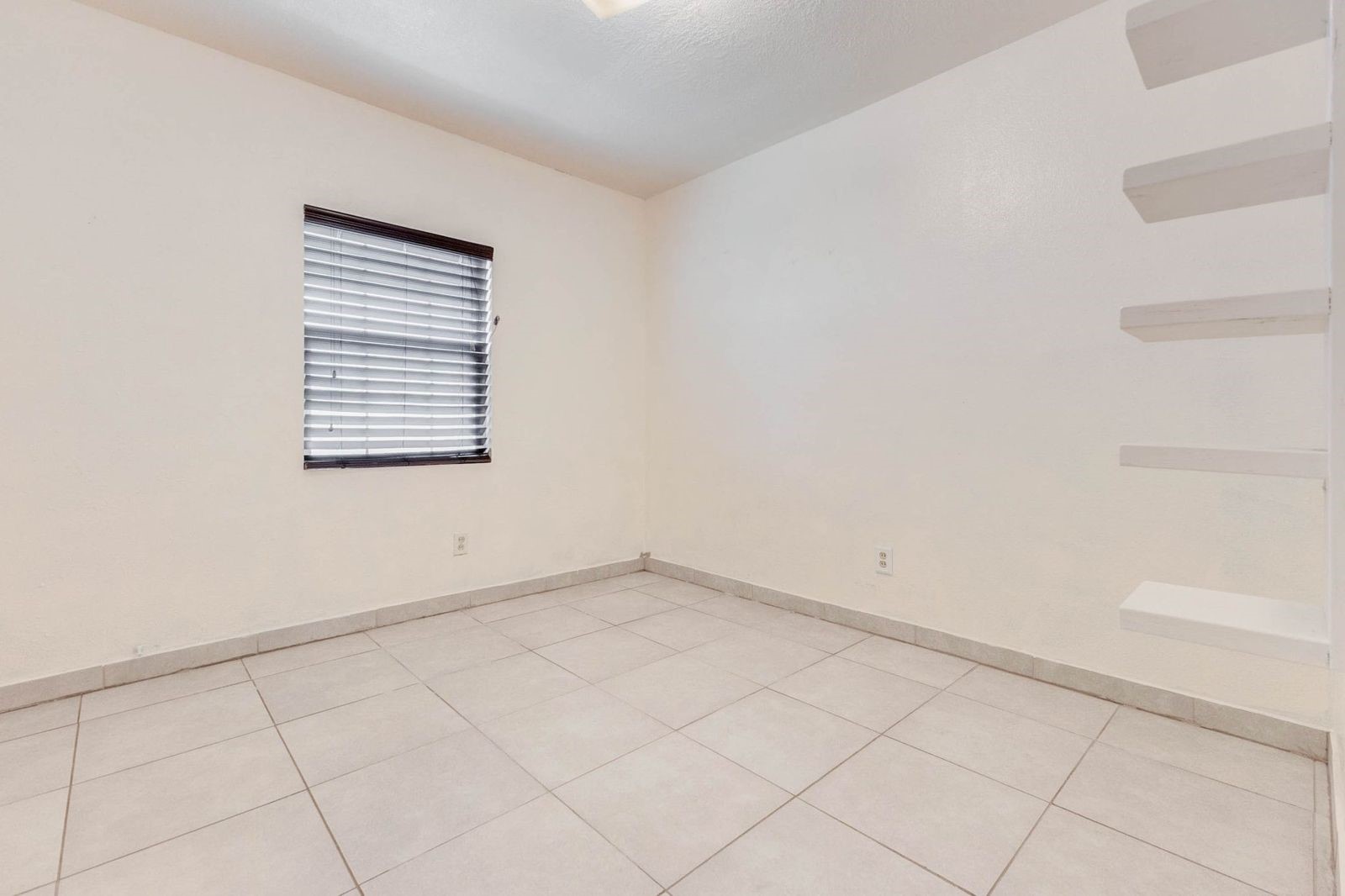 617 Burke Road Pasadena, TX 77506 - Photo 9 of 20