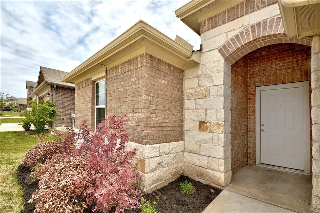 5817 Roderick Drive Austin, TX 78724 - Photo 3 of 30